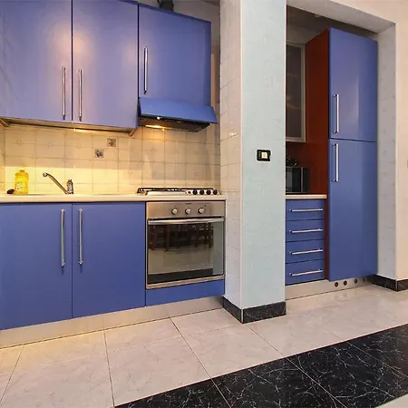 2281 Апартаменты