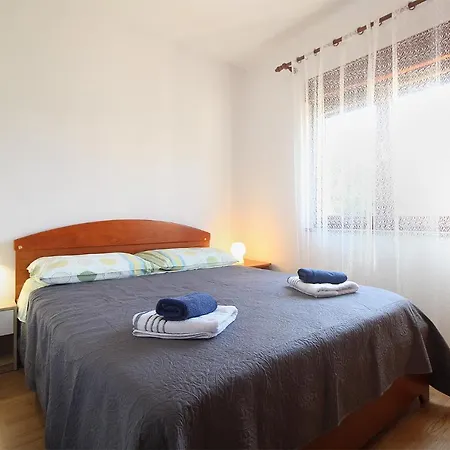 2281 Апартаменты